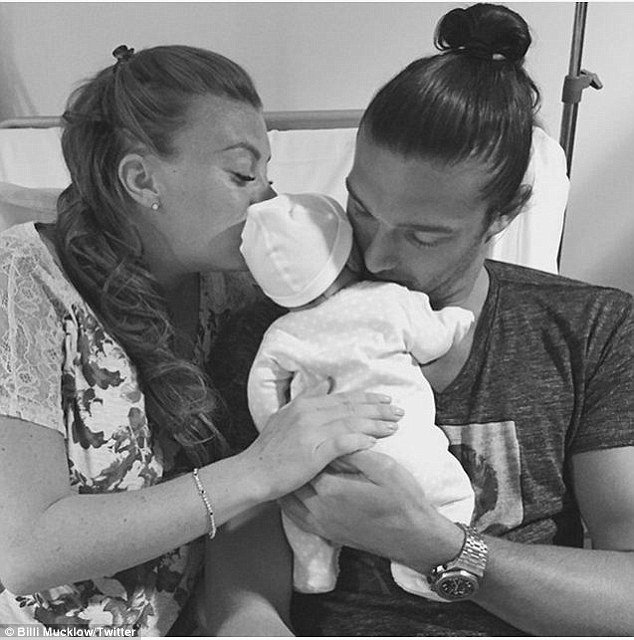 29A5499700000578-0-Baby_joy_Billi_Mucklow_and_Andy_Carroll_cuddle_their_new_baby_bo-a-2_1434388680813