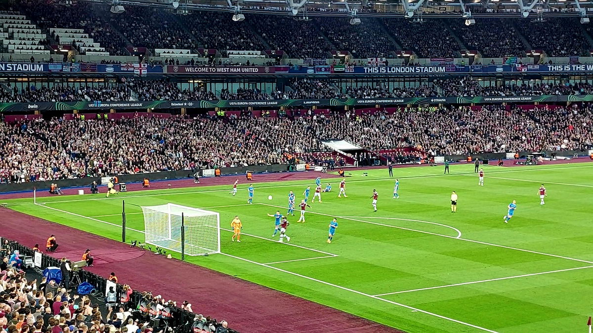 West Ham United beat AK Alkmaar in the semi final first leg of the Europa Conference League