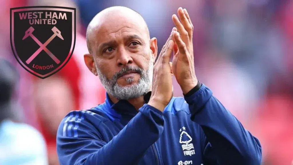 Nuno claps the Forest fans