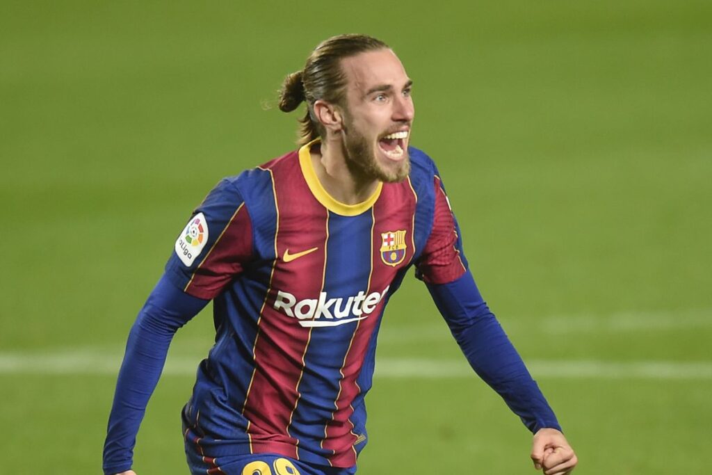 Oscar Mingueza could be an upgrade for Vladimir Coufal