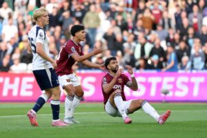 Paqueta looks disappointed not to score