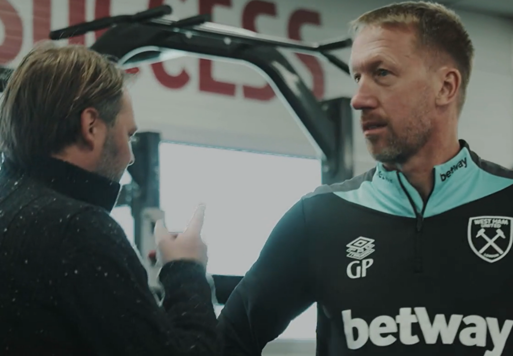Tim Steidten & Graham Potter talk in the West Ham gym