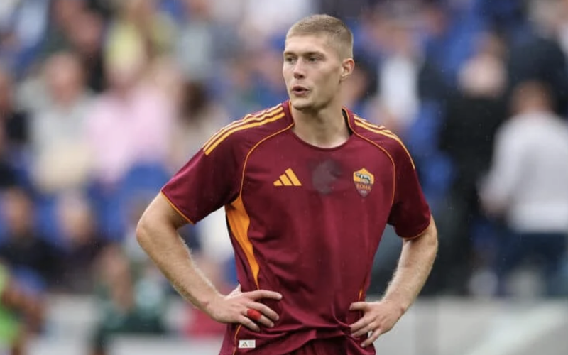 Image for AS Roma striker and West Ham links | Behind the headlines