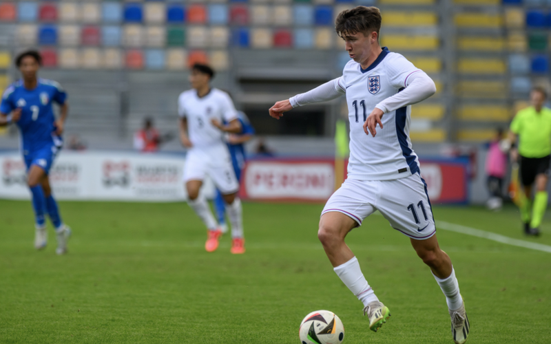 Image for ‘Fresh bid’ threat to key Hammers starlet as contract runs down