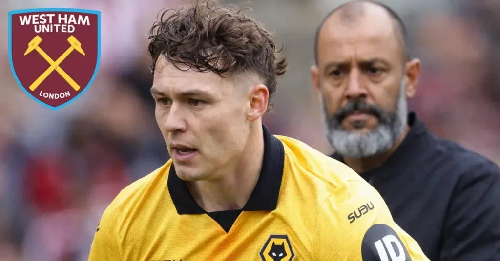 Jorgen Strand Larsen is watched by Nuno Espirito Santo