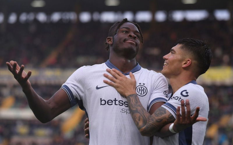 Image for Hammers Reality Check in Giant Defender Bid