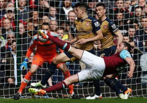 andy-carroll-goals-hat-trick-west-ham-arsenal-1460207136-800