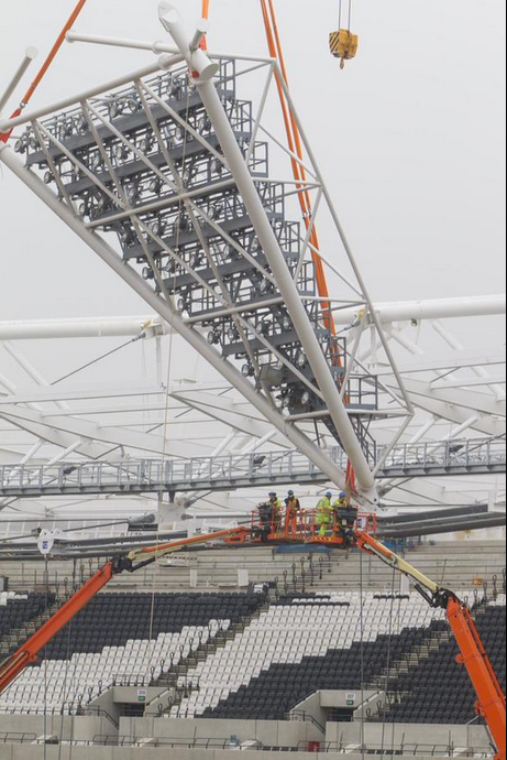 london olympic stadium lights