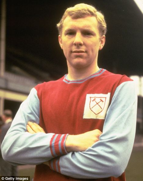 Booby-moore-west-ham