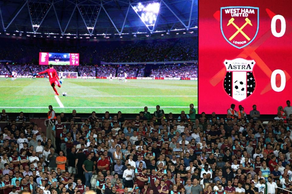 West Ham United fans stand up in behind the goal during the UEFA Europa League - Play Off match at the London Stadium, London. PRESS ASSOCIATION Photo. Picture date: Thursday August 25, 2016. See PA story SOCCER West Ham. Photo credit should read: Nick Potts/PA Wire