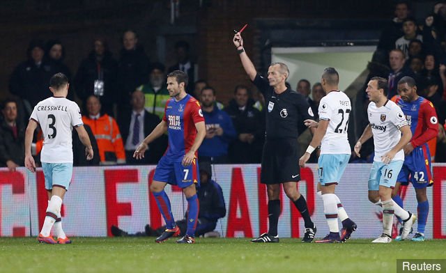 west_ham_uniteds_aaron_cresswell_is_shown_a_red_card_by_referee__352438