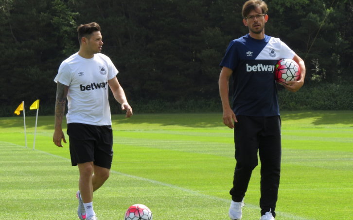 Image for Zarate tweets special landmark reminder